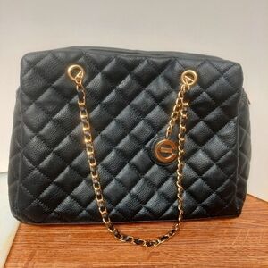 Elizabeth Grant Black Quilted Handbag/Purse